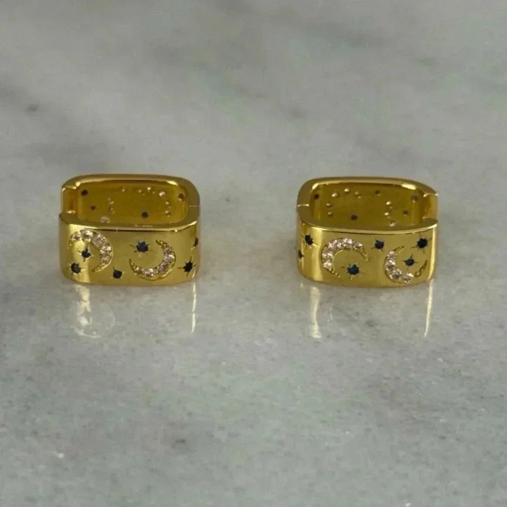 Gold Chunky Oval Moon Star Crystal Huggie Hoop Earrings Brand New 31$